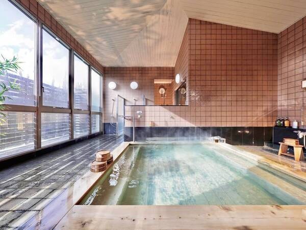 天然温泉檜風呂源泉『藤乃湯』70℃ 大浴場