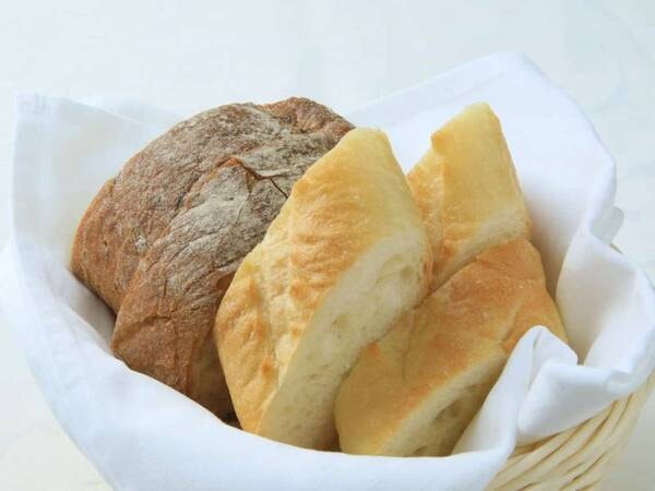【カジュアルコース～蓼科の彩～/一例】ご夕食時には2種のパンをご用意いたします