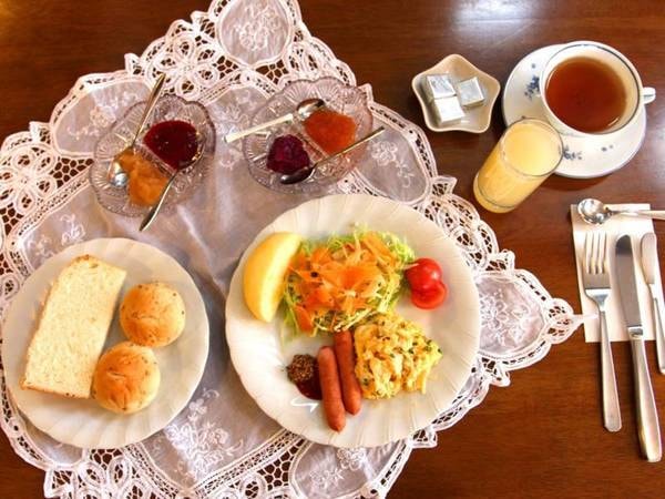 プチホテル アッサムの １泊朝食付プラン 黒部ダム 松本城 善光寺もゆっくり観光 8 500円 洋室バストイレ付2 4名用 ゆこゆこ