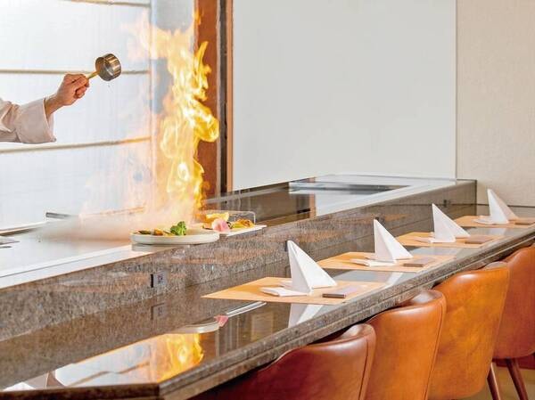 【洋食ディナーコース(フリードリンク付)/例】ライブキッチンのイメージ