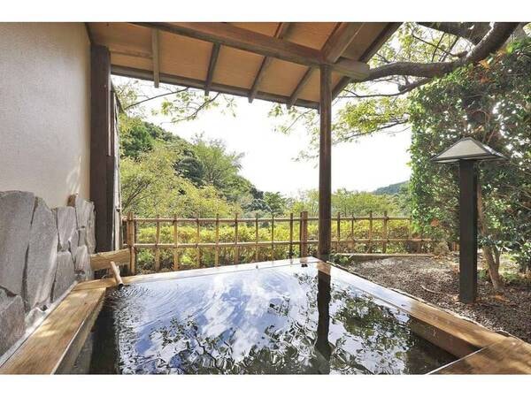 客室露天風呂 水明
