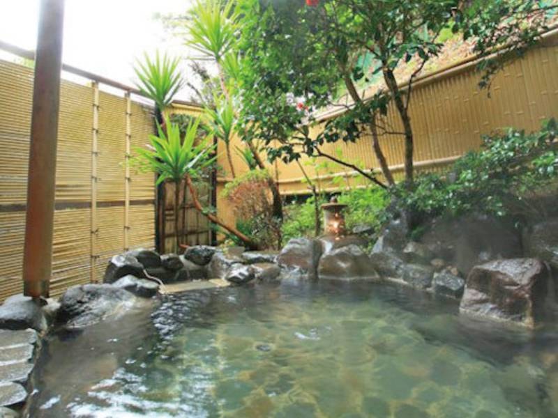 【婦人方露天風呂】源泉かけ流しの温泉をお楽しみください