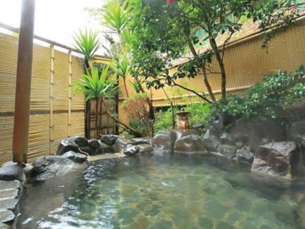 【婦人方露天風呂】源泉かけ流しの温泉をお楽しみください