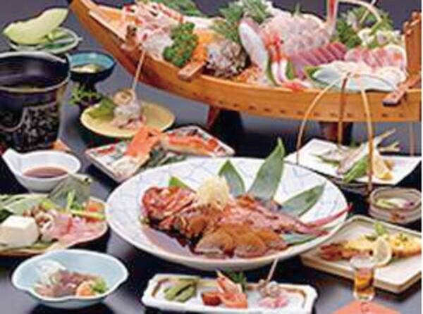 【料理デラックスプラン/夕食例】贅沢食材満載！高足カニ、あわび、伊勢海老のお造りの3大メイン付！