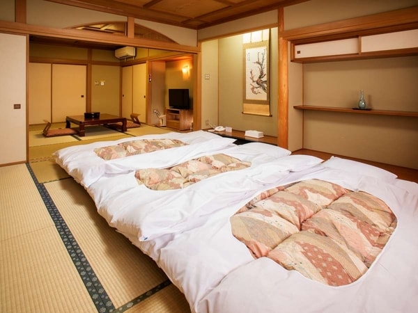 【和室14畳/例】二世帯でのご旅行やグループなど幅広くご活用いただけます。合宿などの団体でのご利用も承ります。