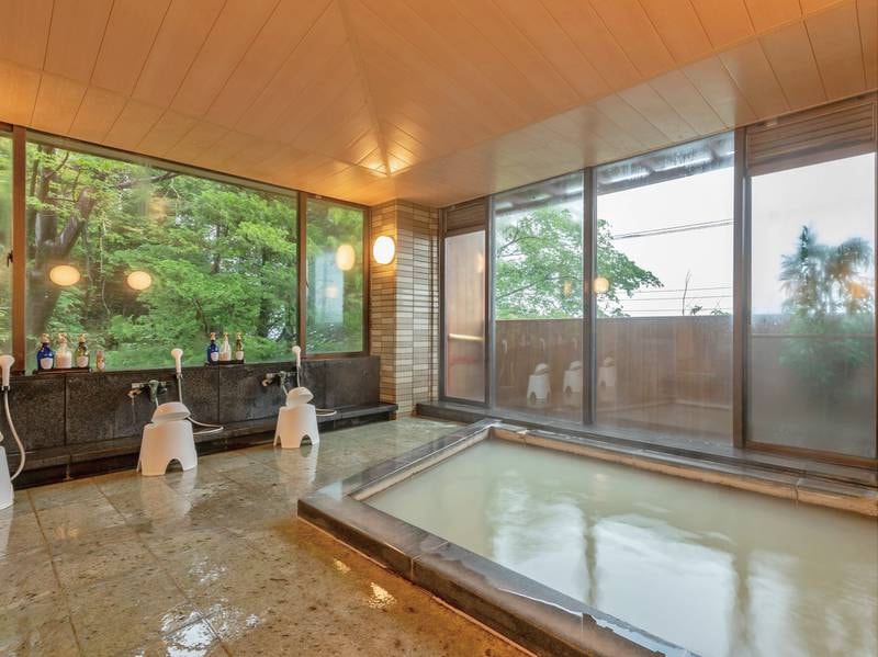 【大浴場】白濁温泉100％かけ流し！