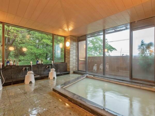 【大浴場】白濁温泉100％かけ流し！