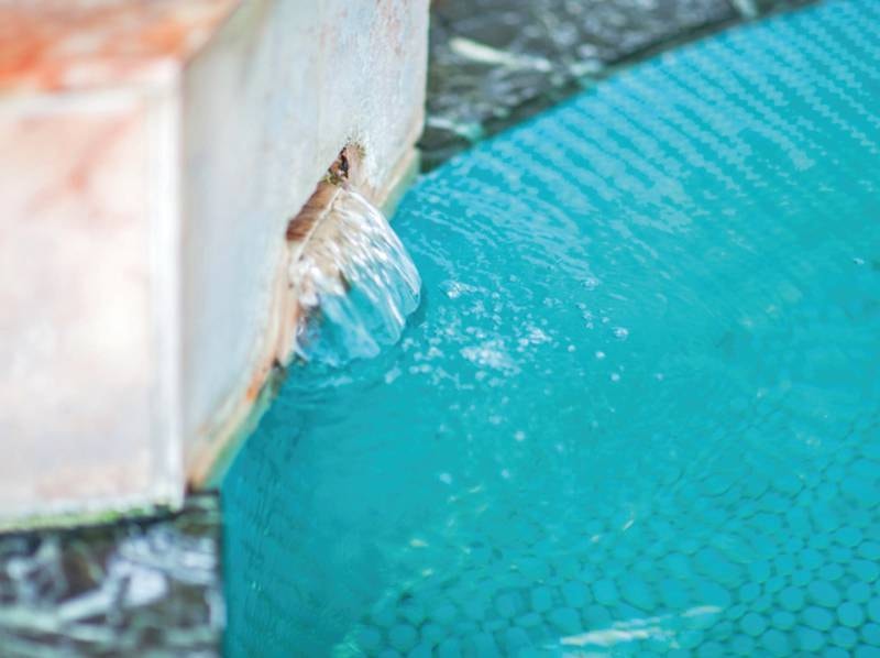 殿方・内風呂　青磁の湯