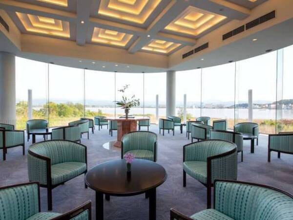 【パノラマロビー】