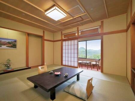 【禁煙室】緑水亭ならではの眺めが広がる10畳和室/一例