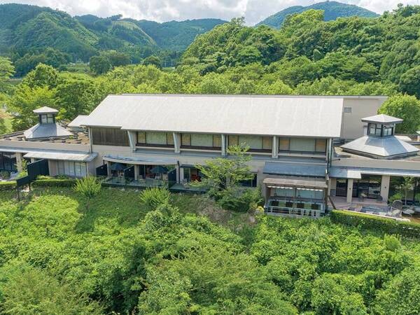外観/緑に囲まれた美しい環境