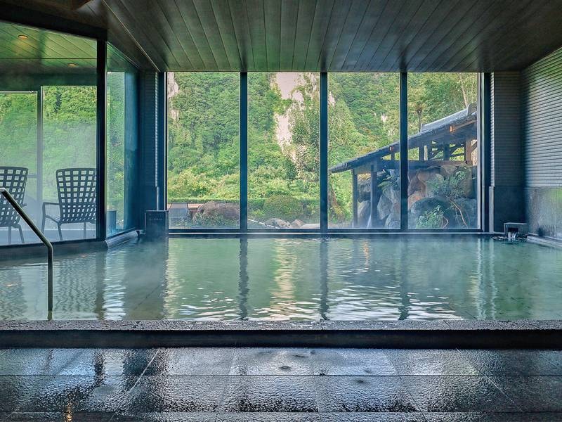 2024年7月リニューアルオープン・温泉大浴場「青軸」
