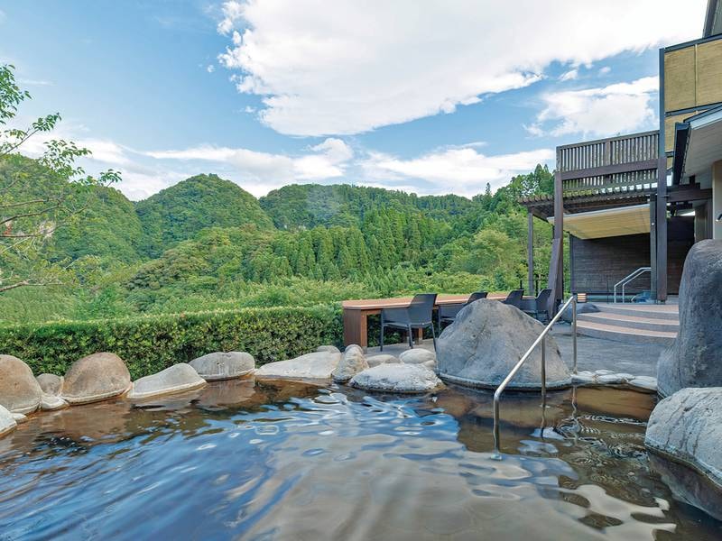 2024年7月リニューアルオープン・温泉大浴場「緑宝」露天風呂
