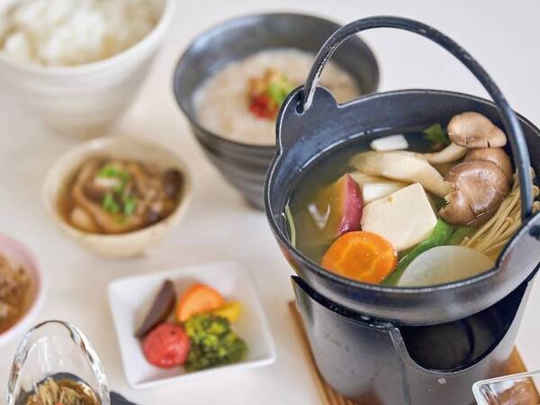 【薬膳和朝食】野菜をふんだんに使った滋味豊かでヘルシーな和食ベースの朝ご飯/例