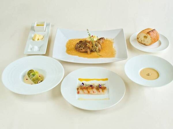 【Seasons】料理長が腕によりをかけて作る体にやさしい旬の 『創作フレンチコース』/例