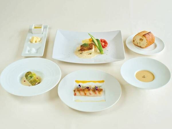 【Seasons】料理長が腕によりをかけて作る体にやさしい旬の 『創作フレンチコース』/例