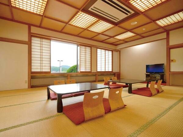 【和室20畳/例】湖を望む客室（トイレあり・バスなし・お布団敷きはセルフ）