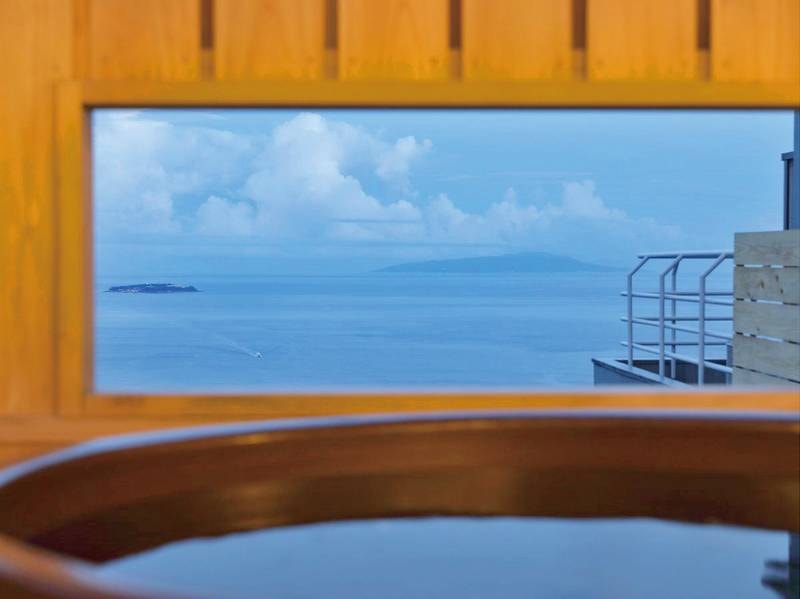半露天浴場「天空」（海側）