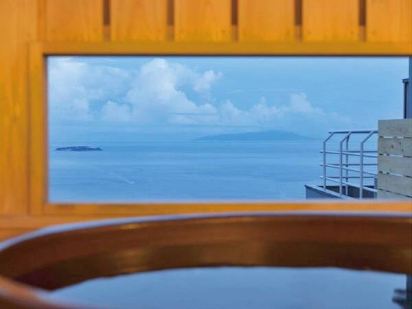 半露天浴場「天空」(海側)