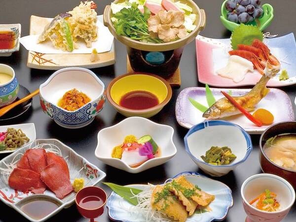 【ちょいリッチ】秋田の名物の季節和膳/例