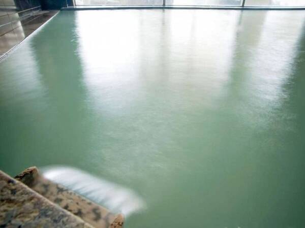 【大浴場】温泉は加温･加水なし、循環ろ過・塩素消毒なしの源泉100％かけ流し！