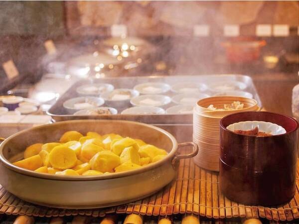 【和洋中ビュッフェ/例】ビュッフェレストラン「haspo」名物の硫黄山蒸し料理