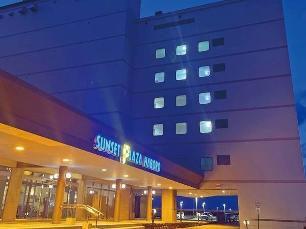 外観(夜)