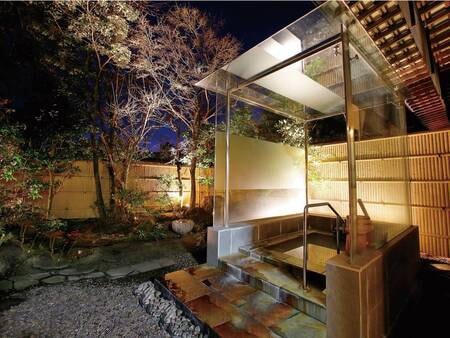 【客室露天風呂/例】東館1階　煌輝「ガラスの湯」