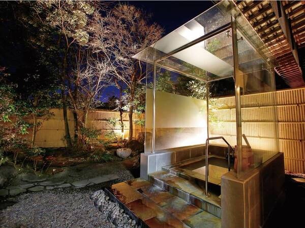 【客室露天風呂/例】東館1階　煌輝「ガラスの湯」