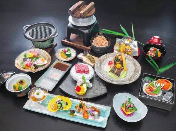 伊豆の味覚を盛り込んだ、森の泉創作会席料理 ※写真は一例