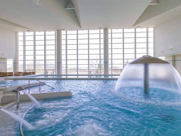 【屋内リラクゼーションプール】ご宿泊者は利用無料!