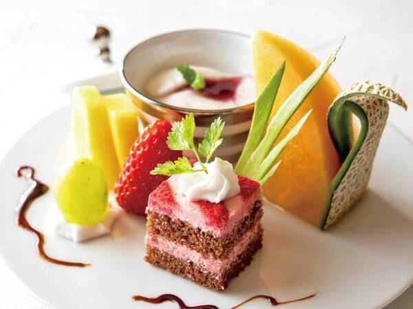 【夕食/例】アラカルト形式で一流の料理人が手掛けるお料理をオールインクルーシブでご提供。