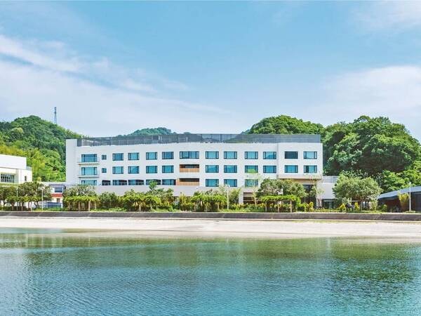 穏やかな海が目の前に広がる