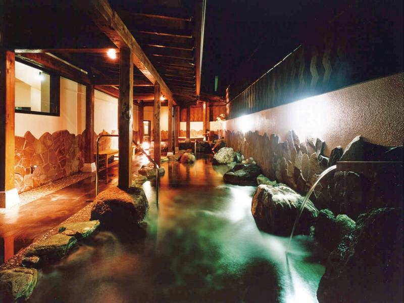 【露天風呂】お天気のいい夜は星空も