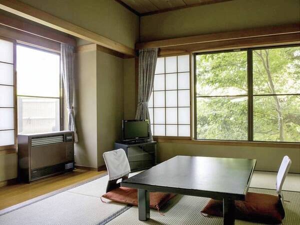 【基本プラン】小さな和室(トイレ有り)/例 純和風のお部屋でゆっくりとお過ごしください