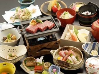 磐梯熱海温泉 万葉の宿 八景園／夕食は厳選された食材をふんだんに使った会席膳に、福島牛のステーキ付