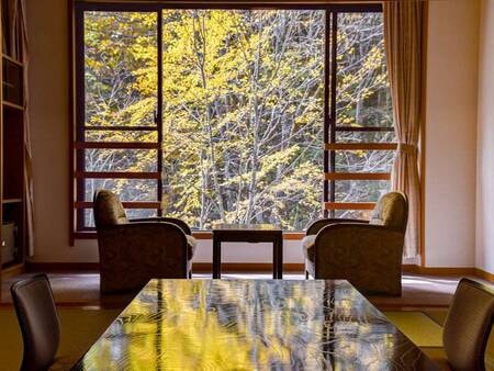 【本館10畳和室/例】渓流の音と景色を楽しむ