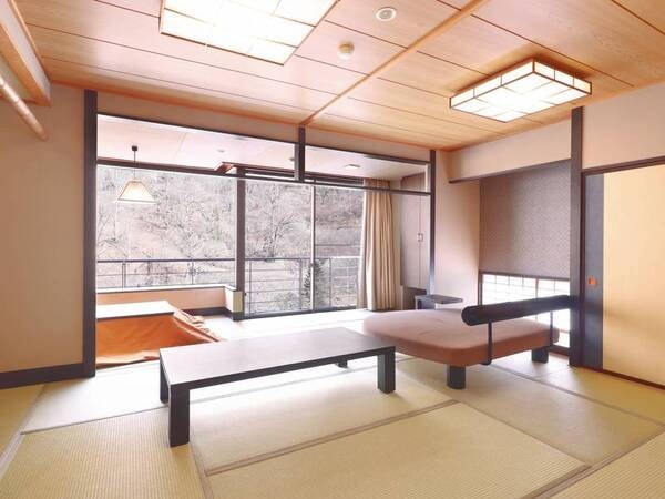 スタンダード和ベッドツイン4名定員