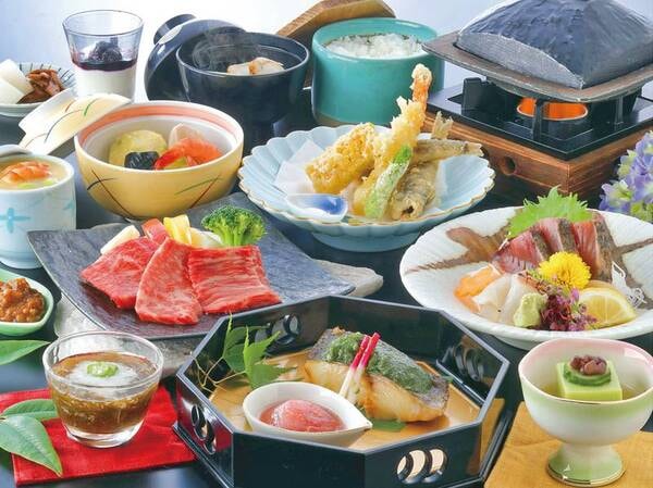 【スタンダードプラン/例】お食事はレストランにて、夕食・朝食共に料理長特製の和食膳でのご案内♪