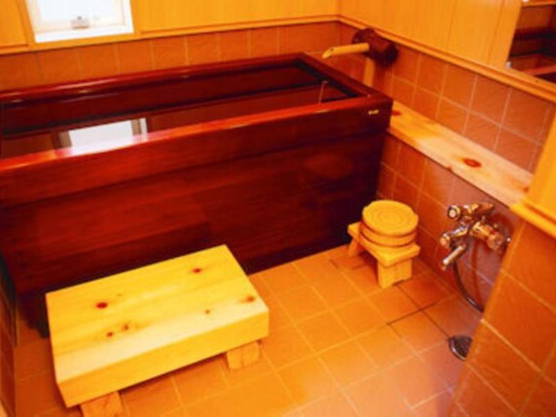 貸切風呂「檜漆塗りのお風呂」