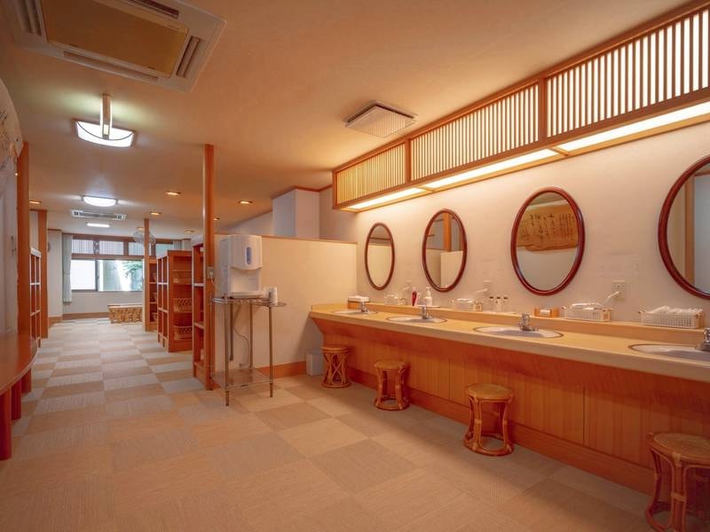 殿方大浴場「湧山」