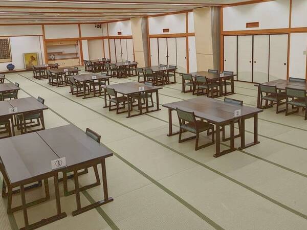 食事会場/例