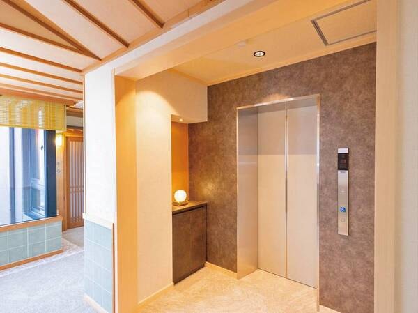 【館内エレベーター】