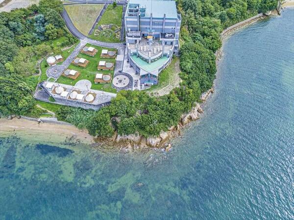 海の景色の囲まれたリゾート