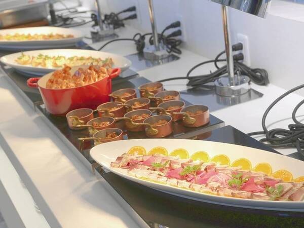 夕食バイキング／例　瀬戸内海の新鮮な海鮮と厳選した地元野菜をバイキング形式でお好きなだけご堪能！