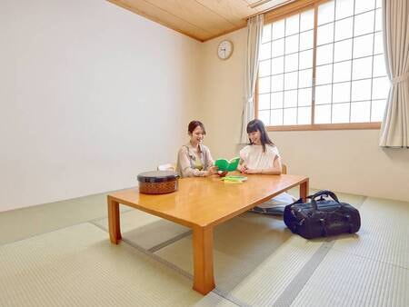 足をのばしてゆっくりとおくつろぎください