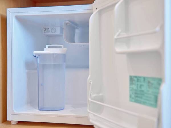 冷蔵庫にはお水が冷えています