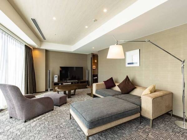 テンザ ホテル 博多ステーションの 素泊まり 天 に 座 すような洗練された宿泊体験を テンザホテルのスタンダードプラン 10 000円 禁煙 デラックススイート ゆこゆこ